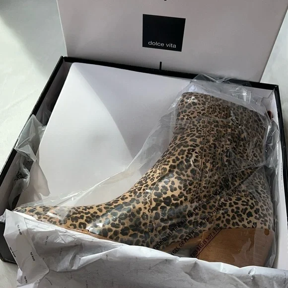 Dolce Vita Serena Leopard Suede Booties - Picture 3 of 3